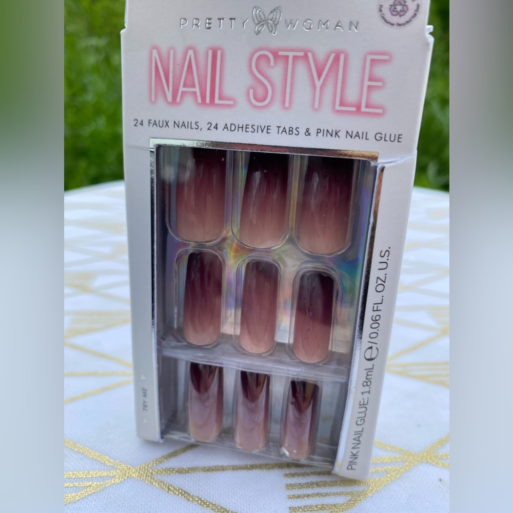 Ombre Pink 24 DESIGNER FAUX NAILS NAIL KIT / Long Square / Glue On Press On